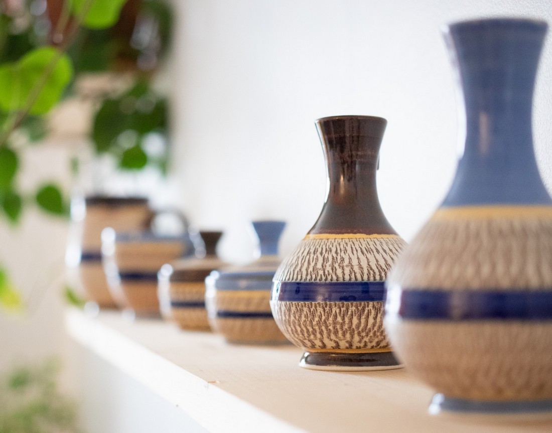 Photo of pots on a shelf