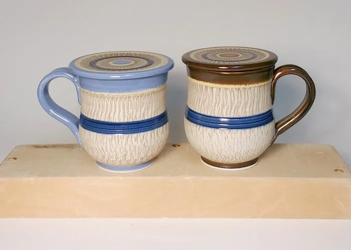 Medium mugs with lid